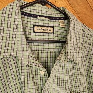 G.H. Bass & Co. XL Green plaid short sleeved button down shirt